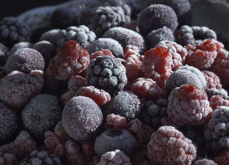 Can You Put Frozen Fruit in a Juicer? 