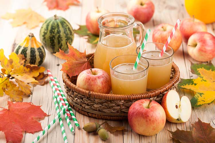 Apples and apple juice prepared for juicing